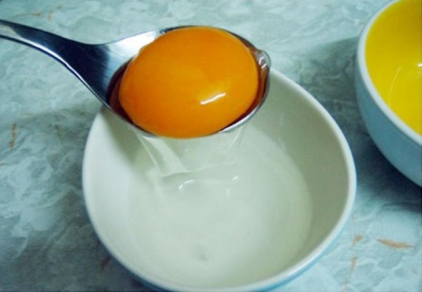 cách nấu cháo trứng cho bé 1 tuổi