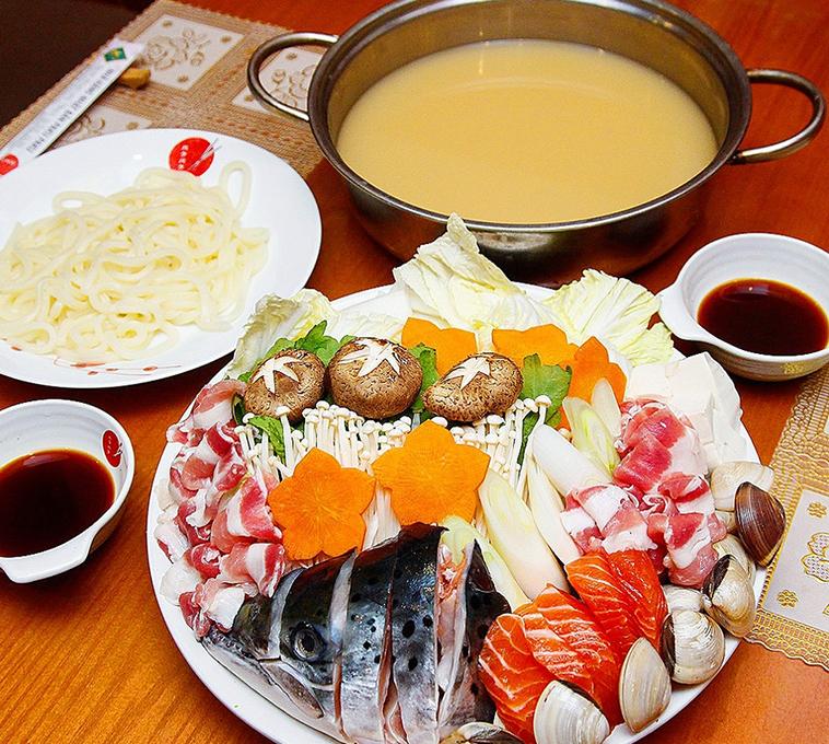 Cách nấu lẩu đầu cá hồi kiểu Nhật